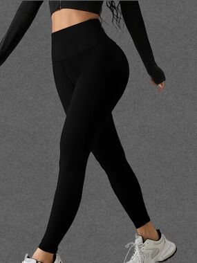 High-Waist Black Seamless Shaping Leggings with Butt Scrunch - NWOT